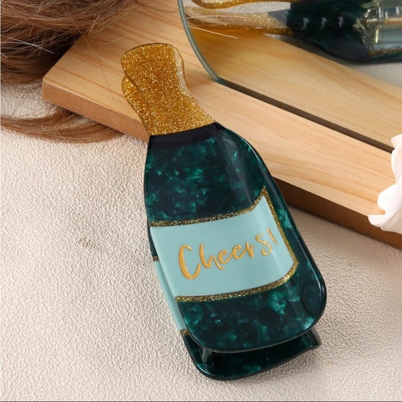 Champagne Bottle Claw Clip! 🍾 - Picture 2 of 5